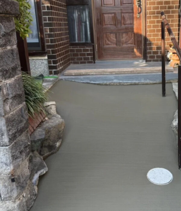 玄関外階段をスロープに改修