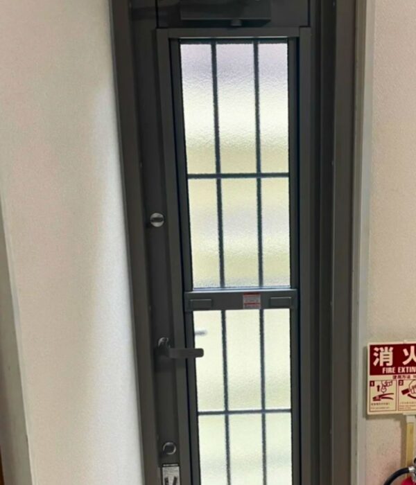 勝手口ドア入替工事