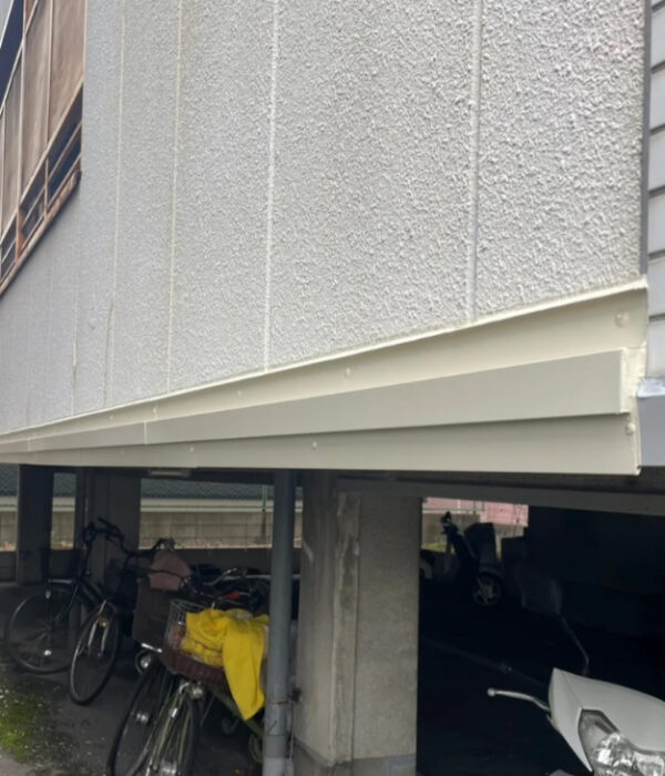 駐車場の水切り腐食を補修